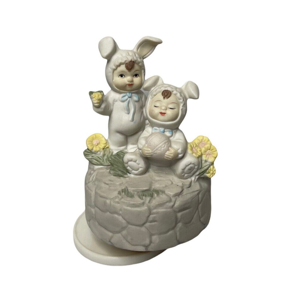 Vintage Brinn's Pittsburgh Wind Up Musical Easter Bunny Figurine Music Box 5.5"